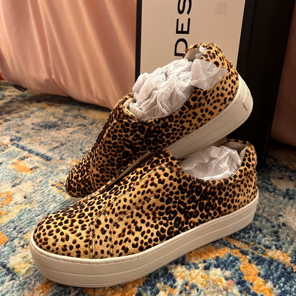 J/Slides Cheetah Print sneakers